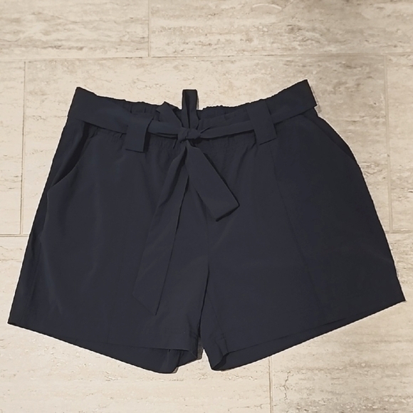 Athleta Pants - Athleta Destination Navy Blue High Waist Casual Shorts with Belt sz 14
